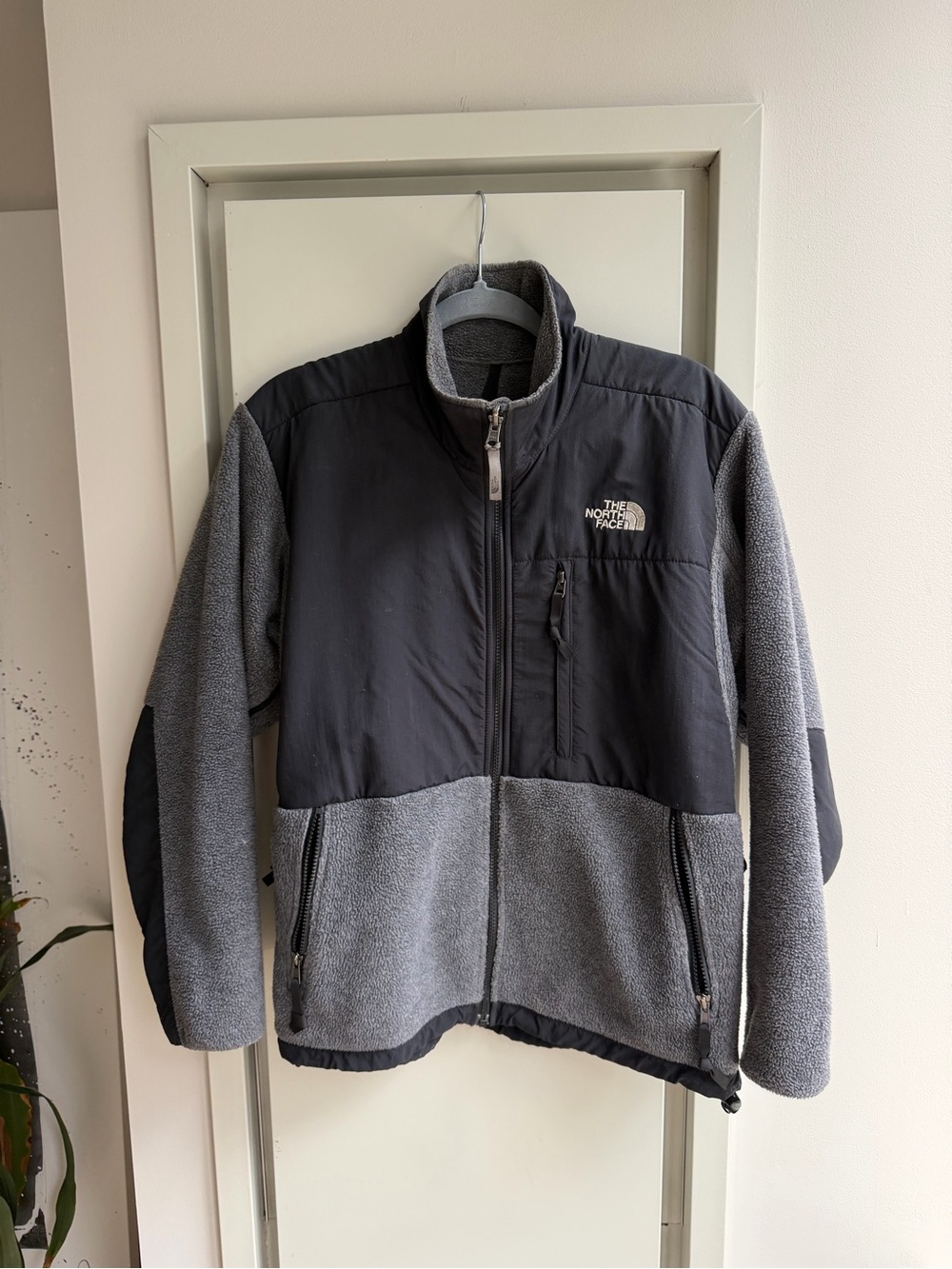 The North Face Denali Two-Tone Gray Fleece Jacket with Black Panels